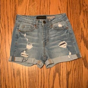 Ripped light washed jean short